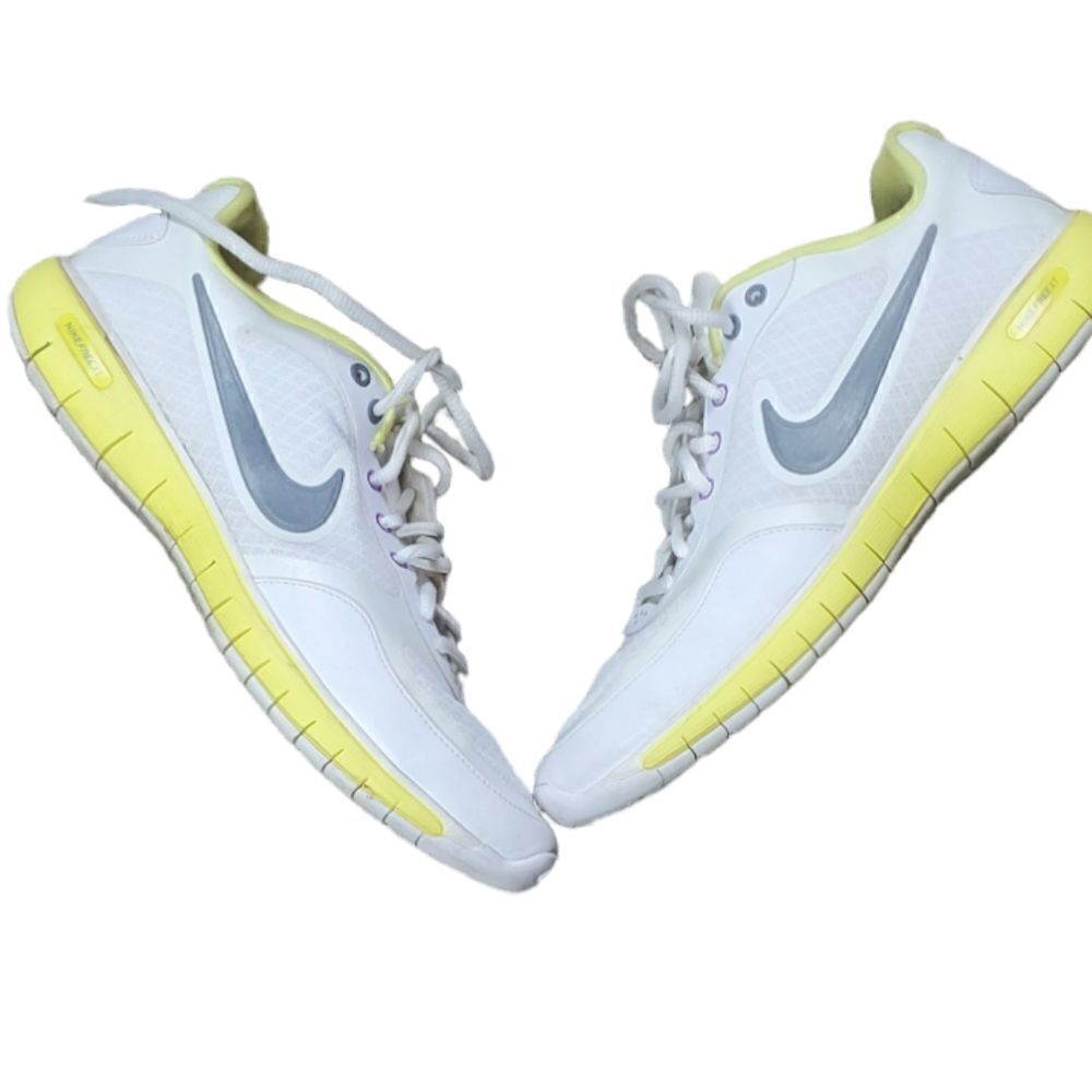 Nike Fly Wire free xt Yellow, Gray & White Athletic Shoes